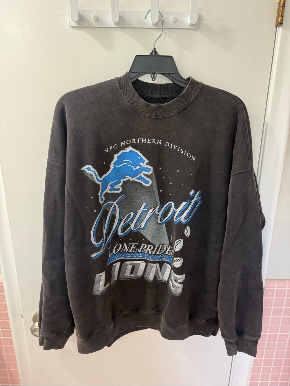 Abercrombie Detroit Lions Crewneck Sweatshirt - Black and Blue - XL